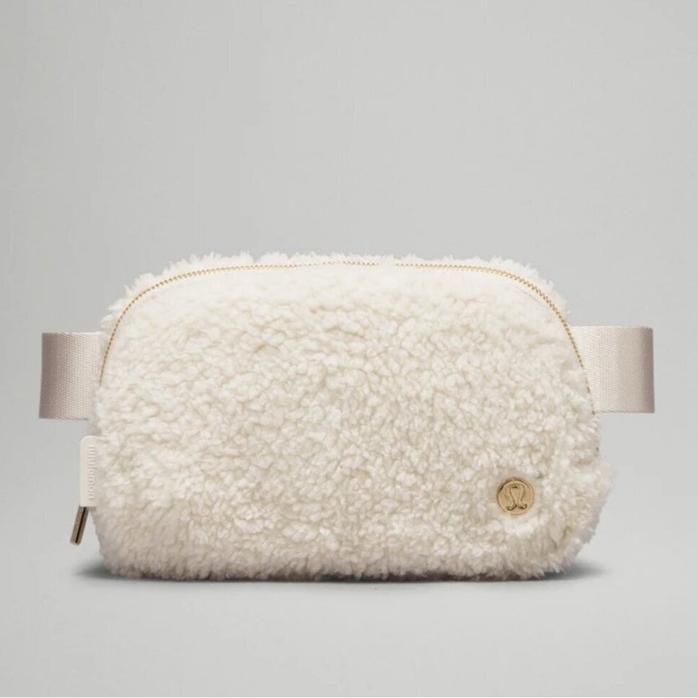 NWT Lululemon Everywhere Belt Bag 1L *Fleece - White Opal/Gold